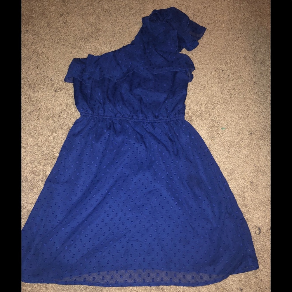One shoulder dress